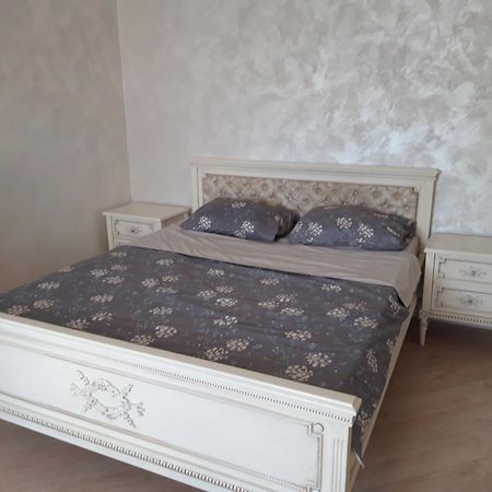 Luxury Apartment In The Center Chisinau Exterior photo